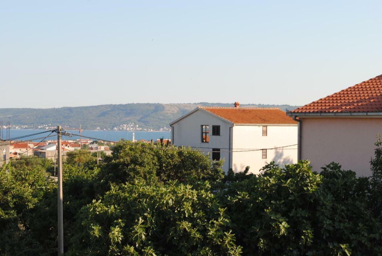 Studio Apartman Sutic Kaštel Novi Exterior foto
